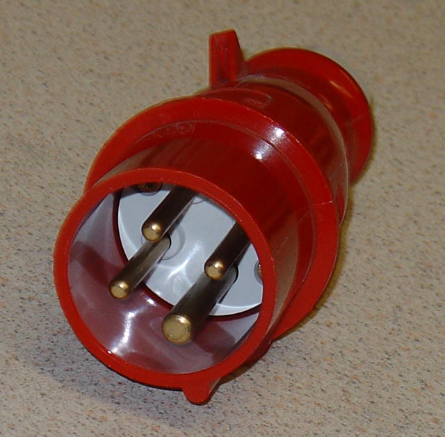 16A-3P-Plug.jpg - 57 Ko.